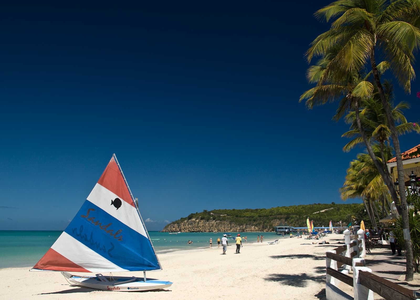 Antigua & Barbuda 2